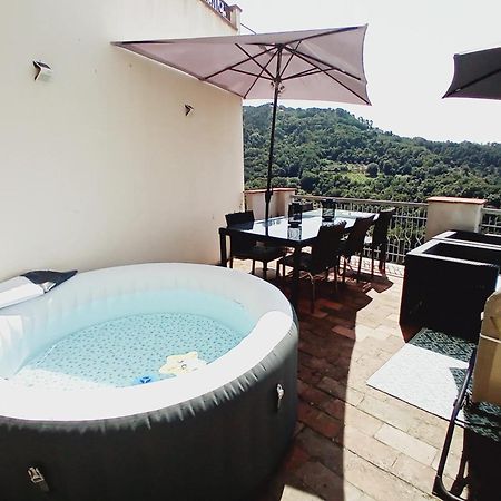 Comfortable Apartment With Sea View In Falcinello Exteriör bild
