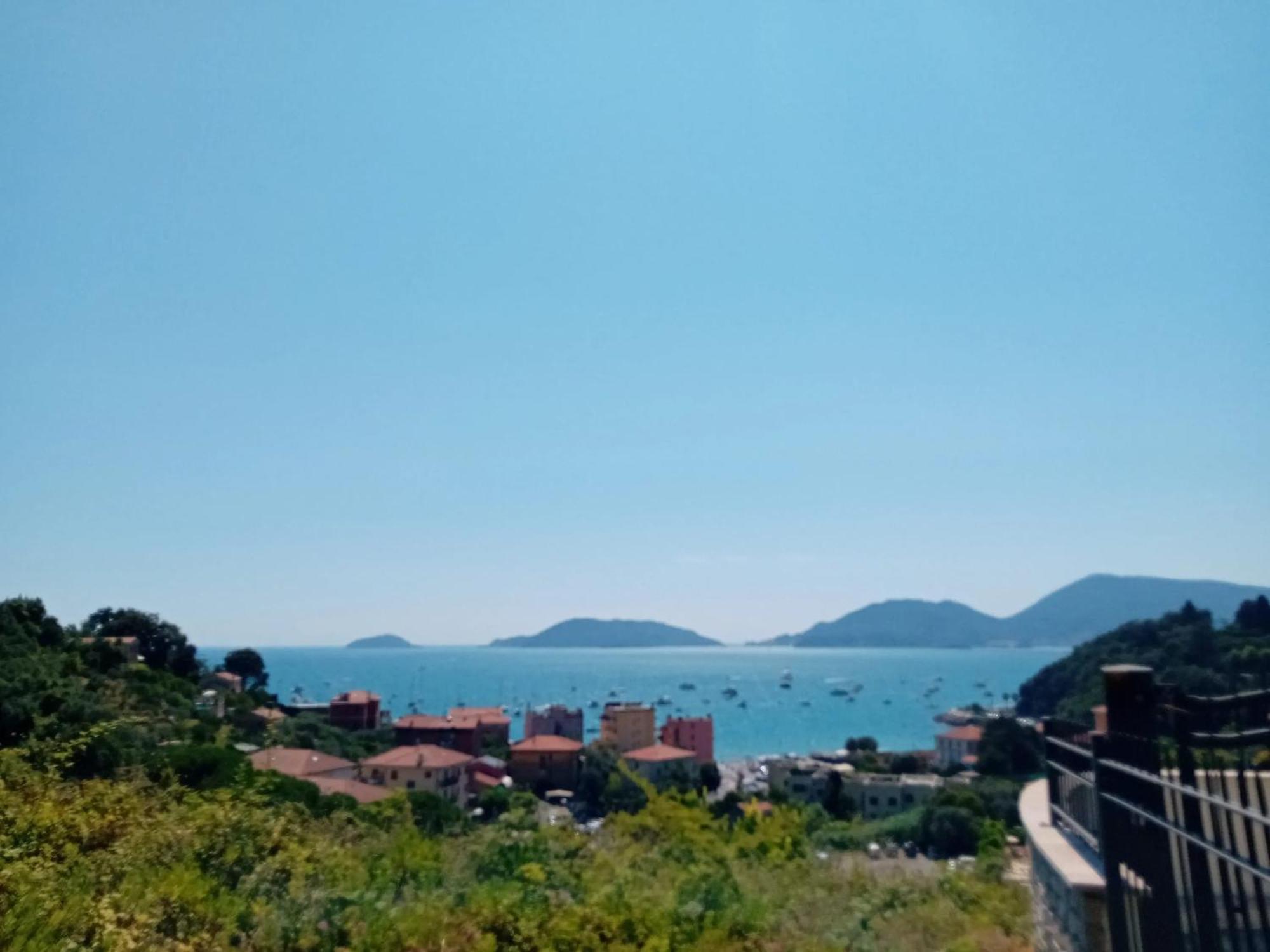 Comfortable Apartment With Sea View In Falcinello Exteriör bild