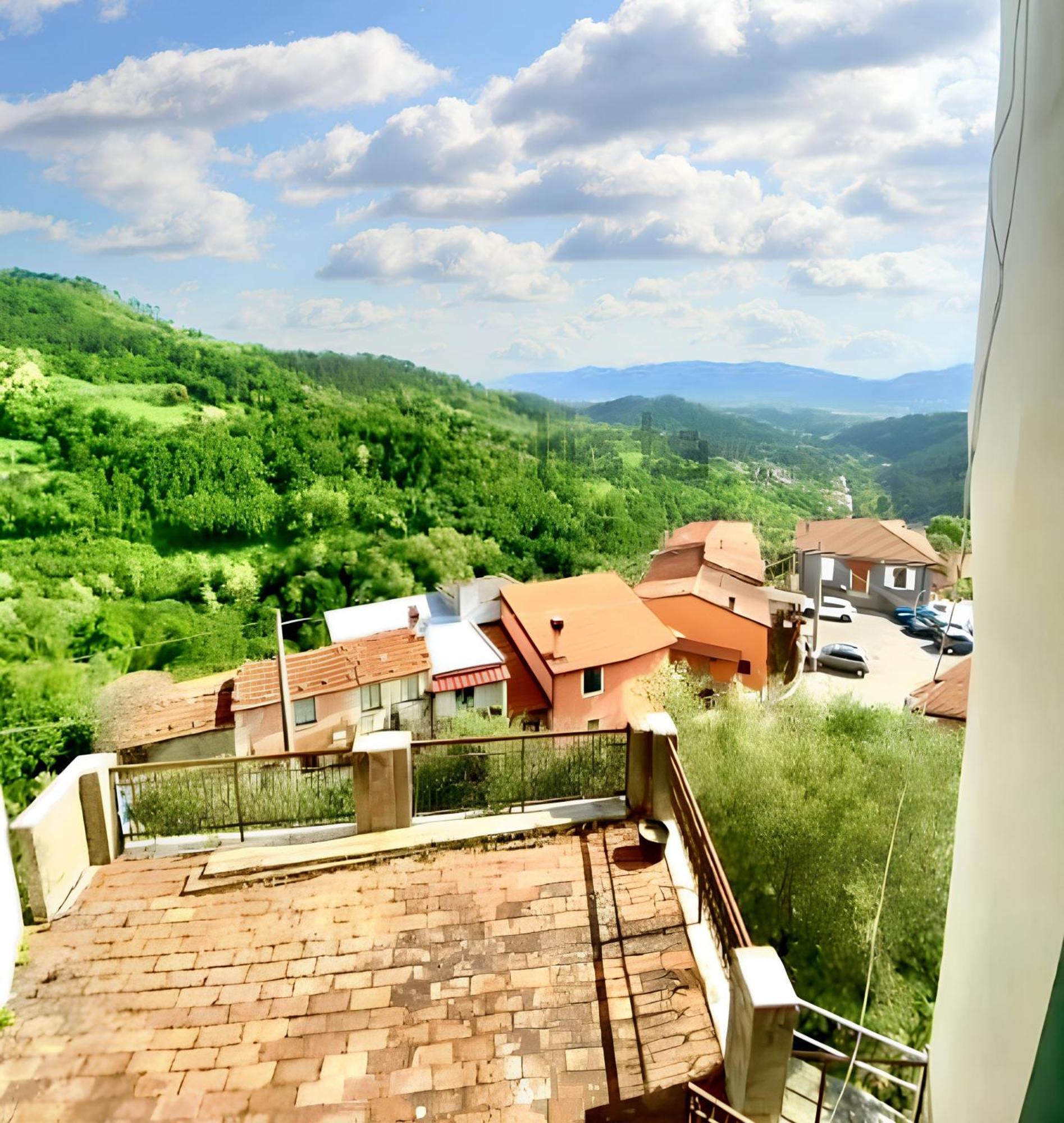 Comfortable Apartment With Sea View In Falcinello Exteriör bild